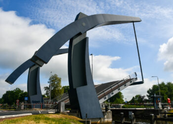 Groot onderhoud aan bruggen in Twenterand: houd rekening met afsluitingen
