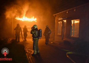 Uitslaande brand naast woning in Daarlerveen
