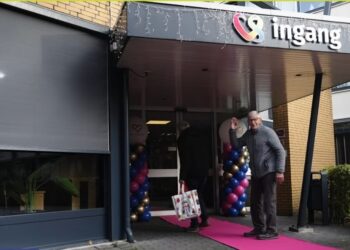 Feestelijke start van jubileumweek bij De Vriezenhof: 65 jaar zorg met aandacht