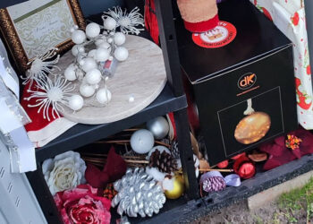 Hobbieb kast in Vroomshoop tijdelijk gevuld met gratis kerstspullen