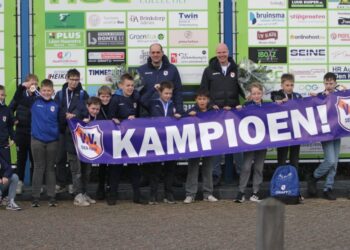 Den Ham JO13-4 is kampioen