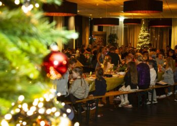 Zeer geslaagd kerstdiner voor leerlingen PCBO het Groeipunt bij Het Punt