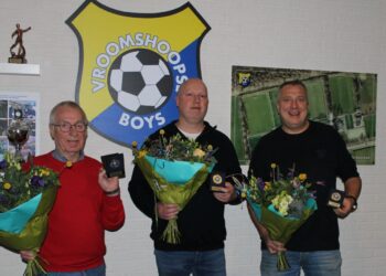 FC Twente luistert opening nieuw clubhuis Vroomshoopse Boys op