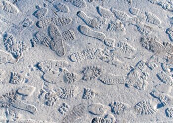 In het noordoosten gladheid door sneeuw(resten), vannacht ook elders in de noordoostelijke helft