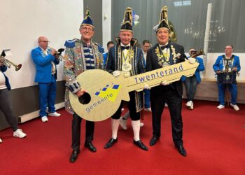 De sleutel is overgedragen Carnaval kan beginnen in Twenterand