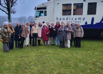 Inner Wheel Vriezenveen overhandigt cheque aan Handicamp Outdoor