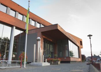 Bibliotheek Vriezenveen naar het gemeentehuis