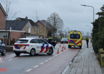 Auto en fietser betrokken bij aanrijding in Vroomshoop
