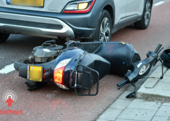 Scooterrijder gewond bij aanrijding op Wierdenseweg in Vriezenveen