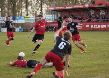 Winst voor tiental DETO tegen HZVV