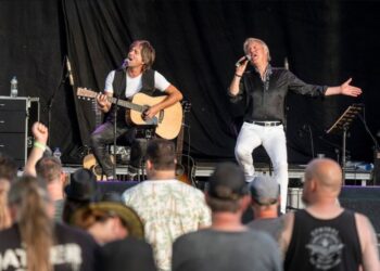 Bert Heerink en André Becker geven exclusief concert in Katholieke kerk Geerdijk
