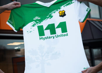 Met grote trots presenteren wij het gloednieuwe uittenue van DOS 37