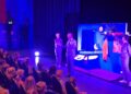 Burgemeester opent jeugdvoorstelling in theater Het Punt Vroomshoop