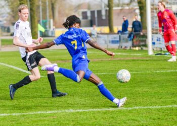 Vroomshoopse Boys knokt zich naar een gelijkspel