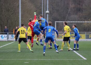Een zwakke openingsfase en pech doen de Boys de das om tegen vv SVBO