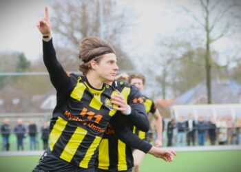 Jubilaris Van Pijkeren schiet DOS 37 naar belangrijke derbyzege