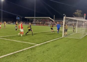 Strijdend DOS 37 houdt koploper lang in bedwang, maar verliest nipt in Haaksbergen