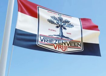 Vlaggen op 5 april in Vriezenveen