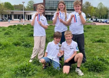 Fontein Westerhaar knokt zich als team naar dampodium tijdens spannende halve finale NK