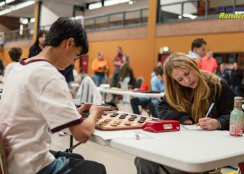 NK jeugddammen feestelijk van start in Westerhaar 