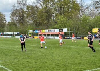 Teamprestatie Voorwaarts leidt tot winst en klassebehoud