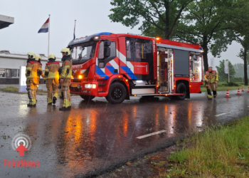 Stormschade Nieuwe Wierdenseweg Vriezenveen Tak breekt af