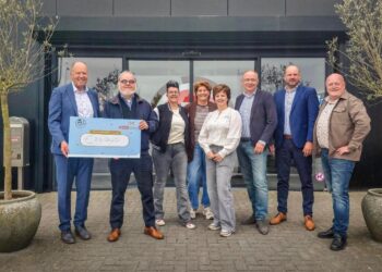 Roelofs Groep verrast Den Ham Doet met een jubileumgift van €20.000