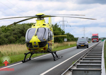 Dode bij ongeval tussen touringcar en auto op N36 bij Aadorp