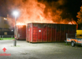 Papiercontainers bij Praxis in Vroomshoop uitgebrand Politie onderzoekt mogelijke brandstichting