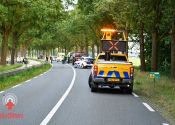 Motorrijder ernstig gewond na ongeval met trekker in Vriezenveen