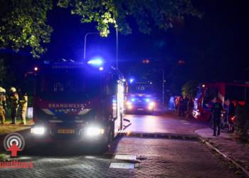 Leegstaande woning zwaar beschadigd door brand in Vroomshoop, politie onderzoekt mogelijke brandstichting