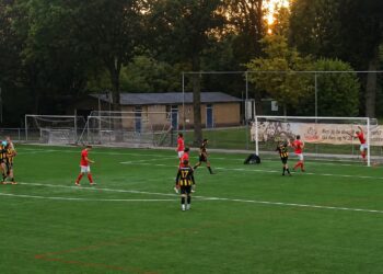 DOS’37 wint overtuigend eerste bekerwedstrijd bij EMMS