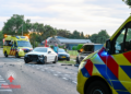 Flinke ravage na aanrijding tussen twee personenauto’s op Vroomshoopseweg bij Den Ham