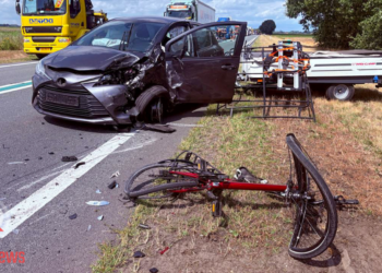 Forse aanrijding legt N36 volledig stil Drie voertuigen betrokken