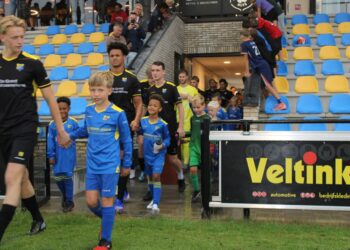 Een voetbalfeest van jong en oud op De Bosrand