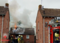 Schuur zwaar beschadigd door brand in Vriezenveen