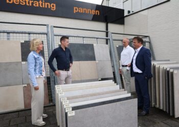 Gemeente bezoekt veelzijdige leverancier voor de bouwwereld