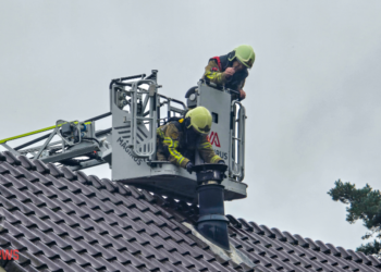 Schoorsteenbrand in vrijstaande woning aan de Hammerweg in Vroomshoop
