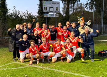 Voorwaarts bekert door na monsterscore