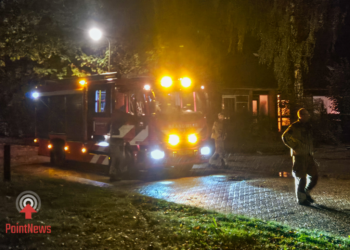 Stormschade aan de Dreef in Vroomshoop Tak op de weg