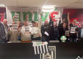 Spelers Heracles Passend Voetbalteam tekenen contract voor nieuw seizoen