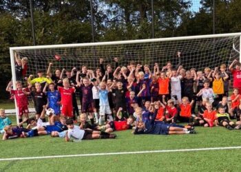 Geslaagde voetbaldag bij DOS’37 Vriezenveen